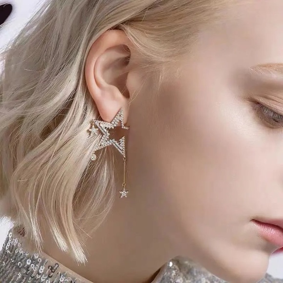 Star and Moon Earring - Picture 2 of 10